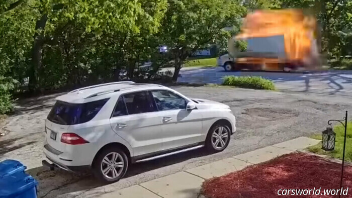 Moving Truck Explodes in Illinois, Resembling a Bomb | Carscoops